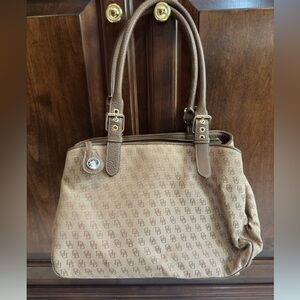 Dooney & Bourke tan signature shoulder bag